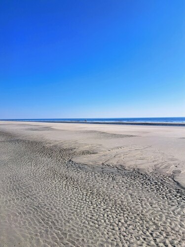 121 Beachwalk ,closest villa to the beach- 4 minute  to the oceanfront  !