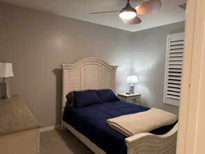 3 bedrooms, iron/ironing board, WiFi, bed sheets
