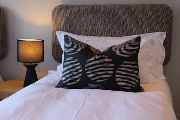 4 chambres, fer et planche à repasser, Wi-Fi, draps fournis