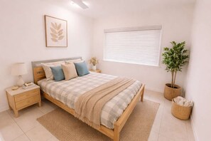 5 bedrooms, iron/ironing board, free WiFi, bed sheets