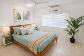 5 bedrooms, iron/ironing board, free WiFi, bed sheets