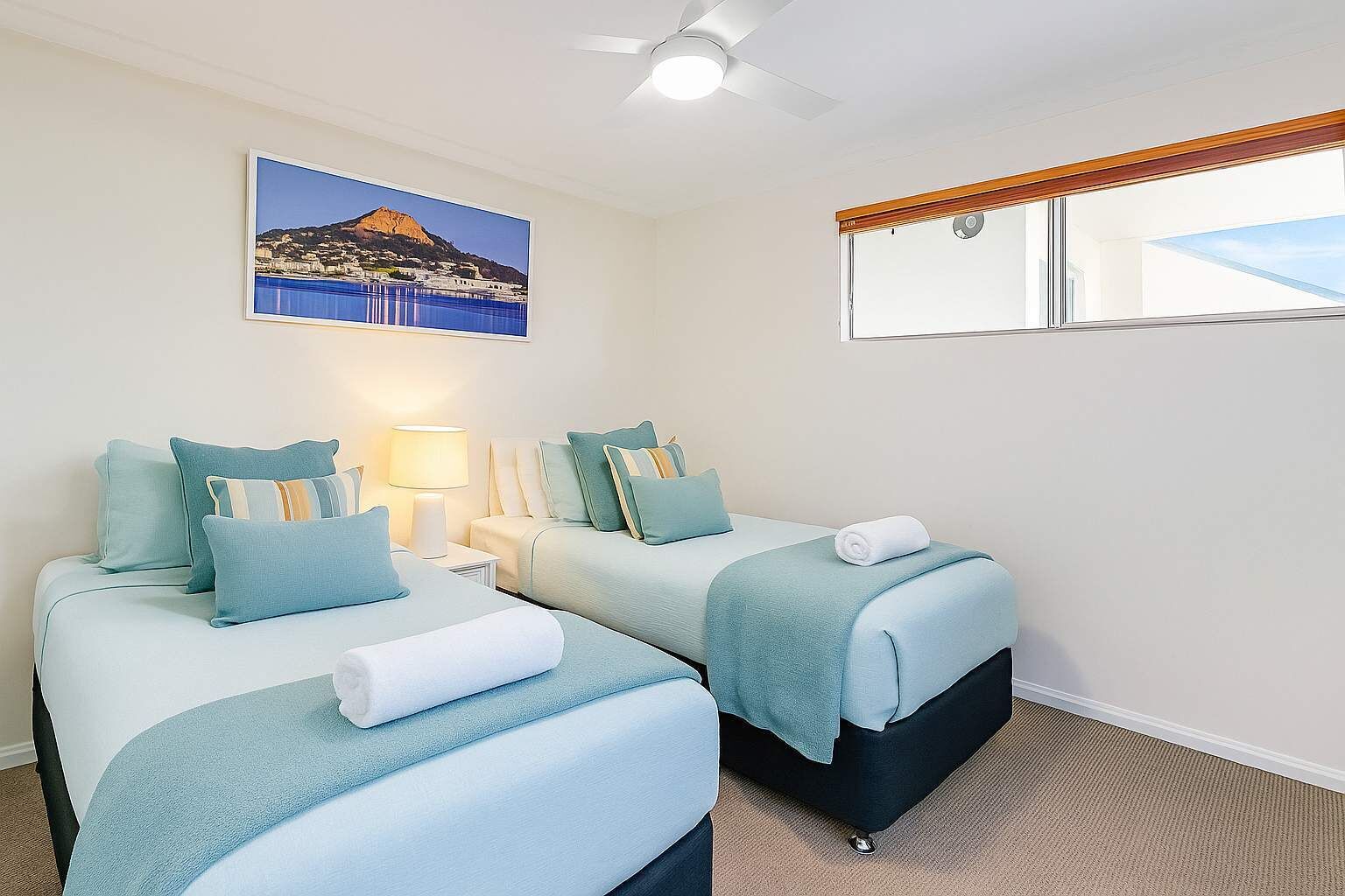 2 عدّة غرف نوم ومكتب ومكواة/لوح كي وواي فاي