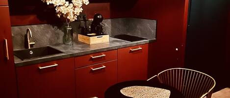 Microones i placa de cuina