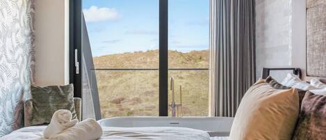 3 habitaciones y ropa de cama