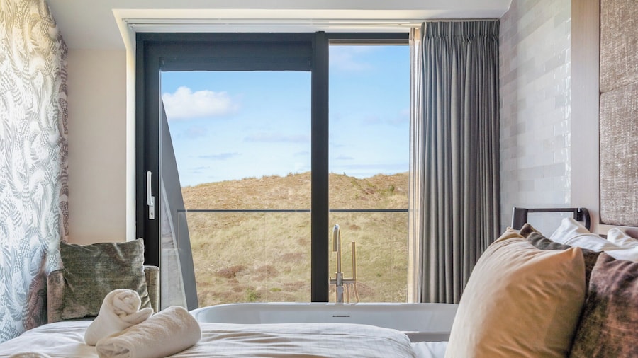 Lavish Apartment With Private Sauna