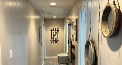 Peaceful Waterview Haven – Stunning Views, Sleeps 10