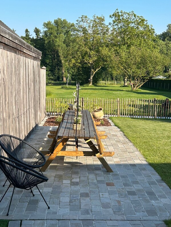 تناول الطعام بالخارج