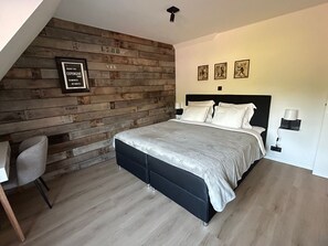 5 عدّة غرف نوم ومكواة/لوح كي وواي فاي وملاءات أسرّة