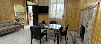 Charming 6-bedroom house with AC in Kobuleti