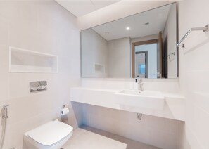 Apartment | 3 bedrooms, Internet - 703 Canal Front 5 in Dubai (Dubai)