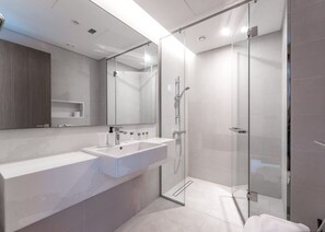 Apartment | 3 bedrooms, Internet - 703 Canal Front 5 in Dubai (Dubai)