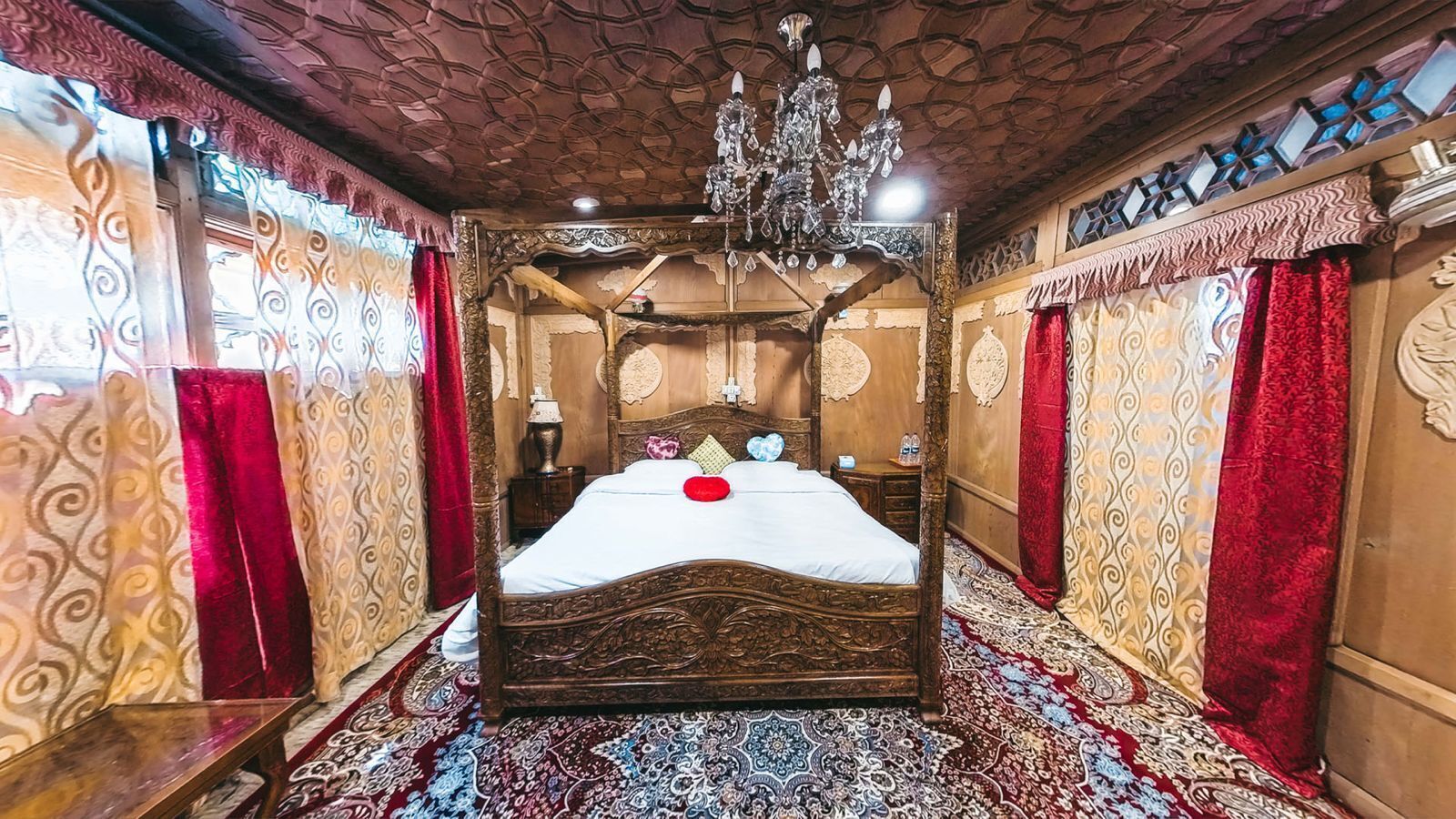 Escrivaninha, Wi-Fi de cortesia