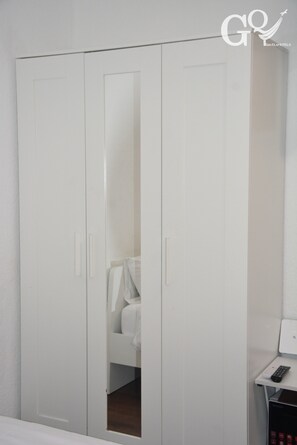 Deluxe Studio Suite | Iron/ironing board, free WiFi - GQ Deluxe Apartment (Saarbrücken)