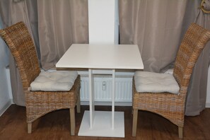 Suite monolocale Deluxe | Area soggiorno | TV a schermo piatto