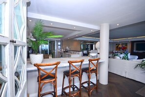Interior - Clifton Views - Oceanfront Home (Cape Town)