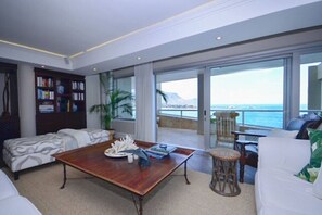 TV, offices - Clifton Views - Oceanfront Home (Cape Town)