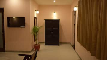 Superior Double Room | Living area