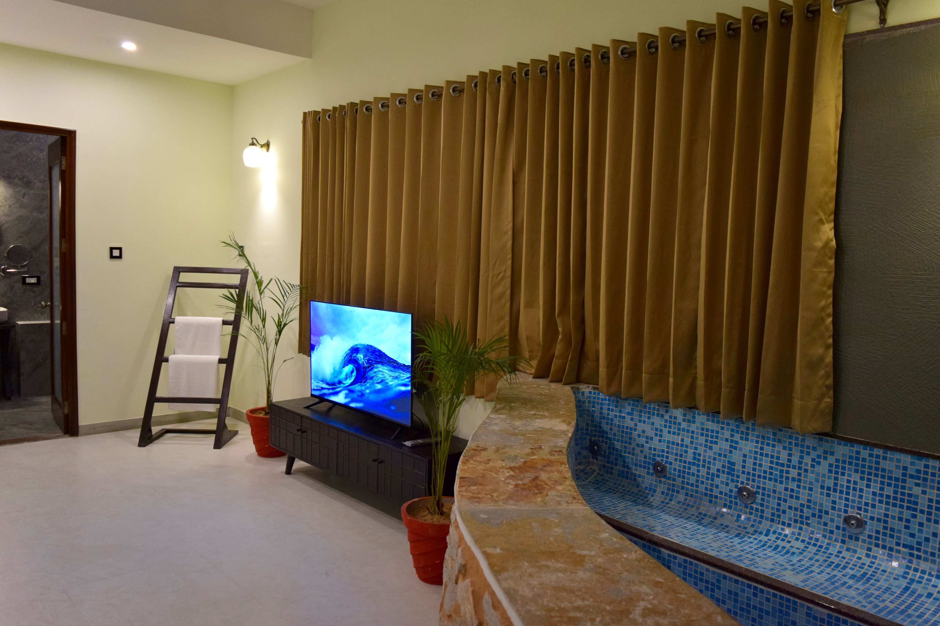 Luxury Double Room | Free WiFi