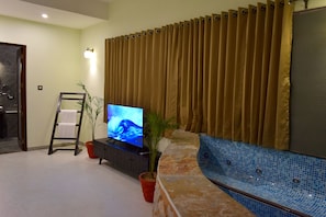Luxury Double Room | Free WiFi