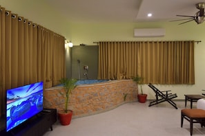 Luxury Double Room | Free WiFi