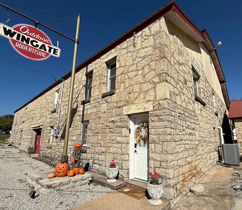 Herman’s Hideaway. A charming, comfortable apartment in historic Berryville, AR