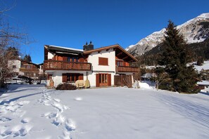 Exterior - Family apartment with garden and fireplace (Lantsch/Lenz)