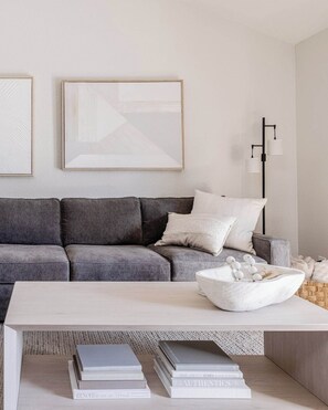 Smart TV, offices - Welcome to your modern North Scottsdale escape—3BR, 2BA with 2 king beds and 1 queen. Enjoy a cozy fire pit, fenced yard, BBQ, and community pool, all minutes from TPC Scottsdale, spring training, hiking, dining, and Old Town nightlife. (Scottsdale)