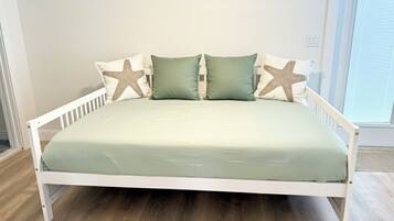 4 Schlafzimmer, Bügeleisen/Bügelbrett, kostenloses WLAN, Bettwäsche