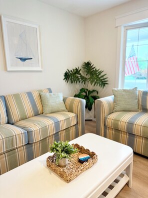 Smart TV, chimenea, videojuegos y libros 