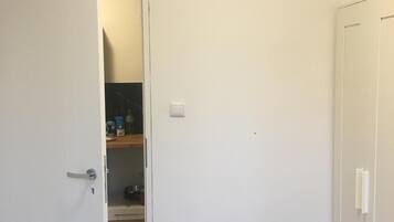 Iron/ironing board, free WiFi