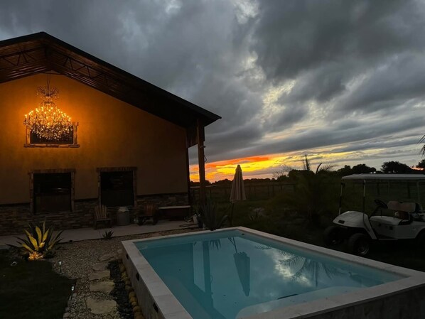 Lämmitetty uima-allas