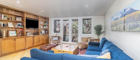 Smart TV, books