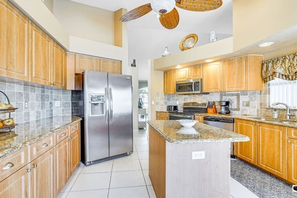 Mikrowelle, Ofen, Herdplatte, Geschirrspüler