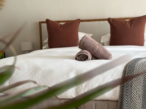 Deluxe Double Room, Pool View | Room amenity