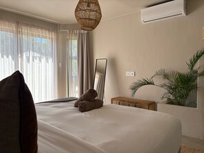 Phòng đôi Deluxe, quang cảnh hồ bơi | Minibar, truy cập Internet không dây miễn phí 