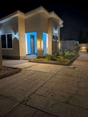 Terrace/patio - La Million Palace (Dodoma)