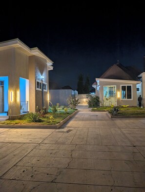 Exterior - La Million Palace (Dodoma)