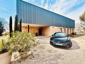 Villa | Exterior - Provencal Villa With Garden & Pool (Uzès)