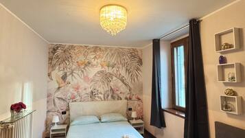 1 slaapkamer, een strijkplank/strijkijzer, gratis wifi, beddengoed