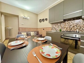 Dining - MIRCO'S HOUSE - SPACIOUS AND MODERN TWO-ROOM APARTMENT (Castenedolo)