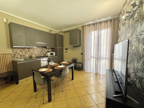 MIRCO'S HOUSE - SPACIOUS AND MODERN TWO-ROOM APARTMENT