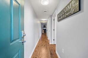 Interior - One bedroom, One bath condo| First Floor| Pigeon Forge| Sleeps 4 (Pigeon Forge)