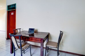 Reception - OYO 94818 Sabina House Syariah (Blitar)