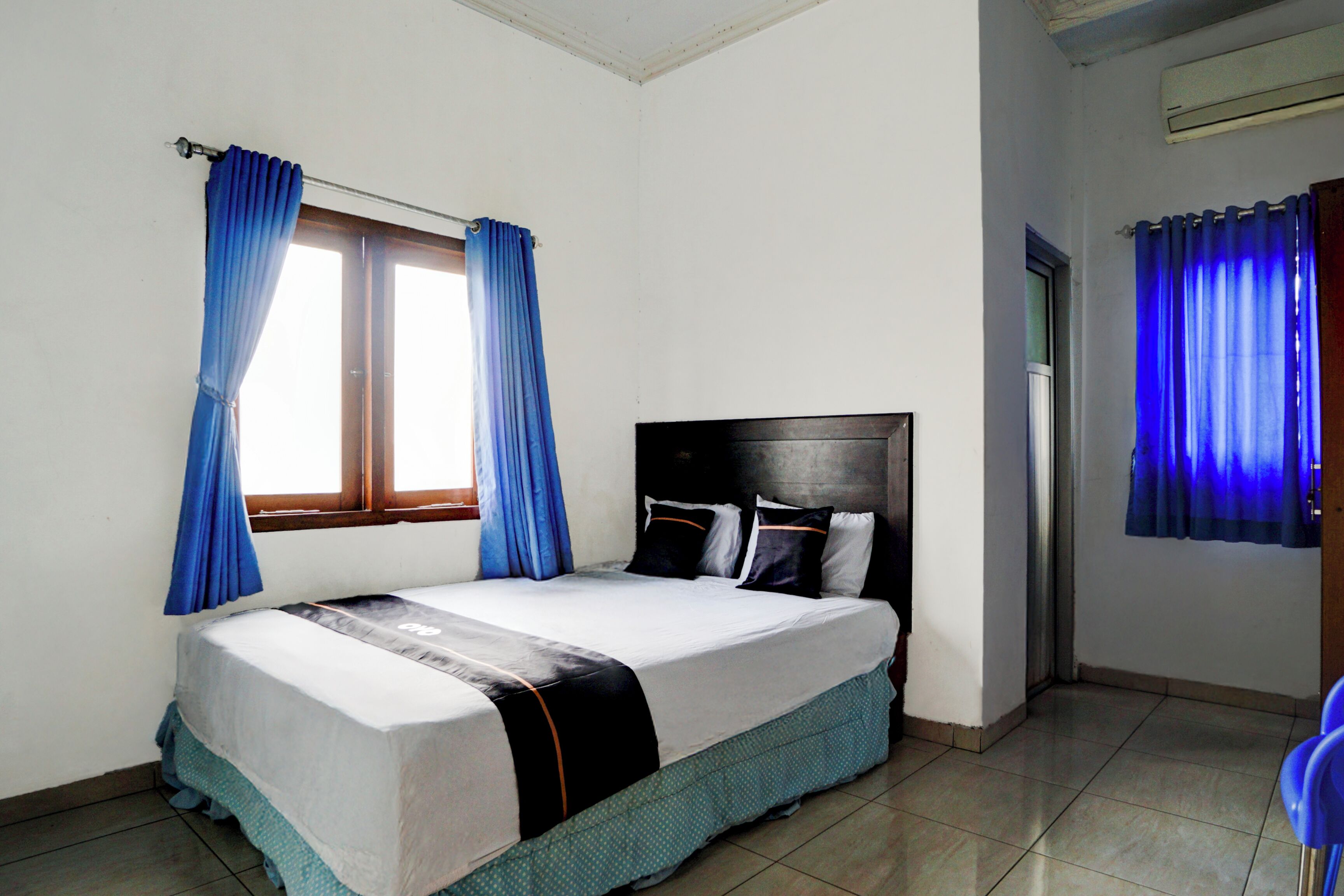 Kamar Double Standar