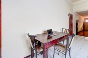 Reception - OYO 94818 Sabina House Syariah (Blitar)