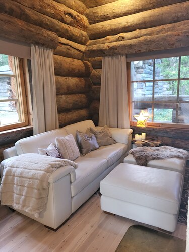 Authentic Lapland Log Cabin, Private Sauna & Fireplace & Northern Lights in Ruka