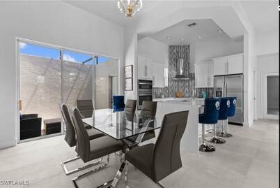 Tropical Oasis in prestigious neighborhood 