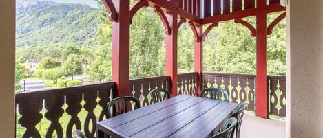 Apartment | Outdoor dining