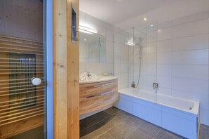 Apartment | Badezimmer