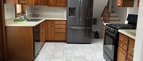 Microwave, oven, stovetop, dishwasher